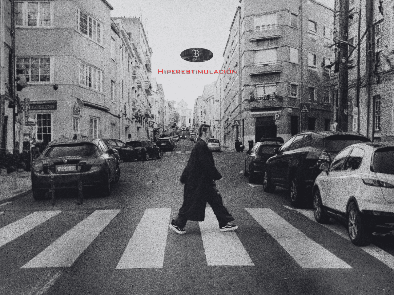 Persona caminando por la calle, hiperestimulada despejando con el logo de Busy de fondo